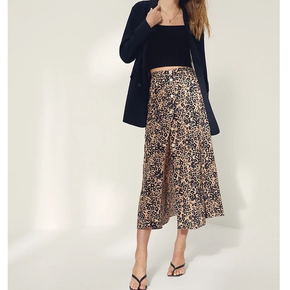 Wilfred Aritzia Amelie Leopard Print Button Front Midi Skirt - Picture 2 of 9